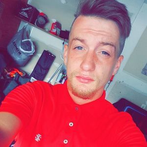 Meet your Posher, Cameron